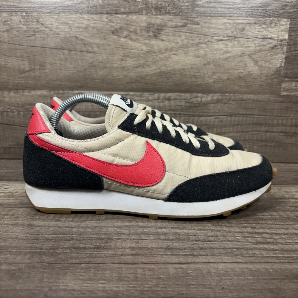Nike Daybreak Black Red Tan Womens US Size 7 EUR 38 CK2351-010 Running Shoes